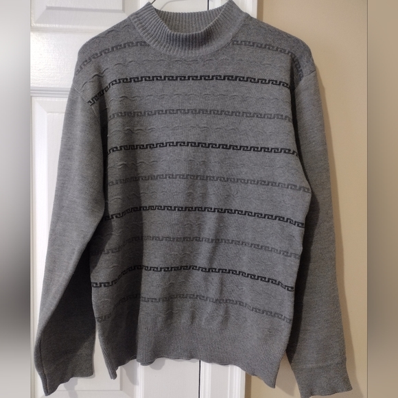 Men's Sweater - Picture 4 of 6
